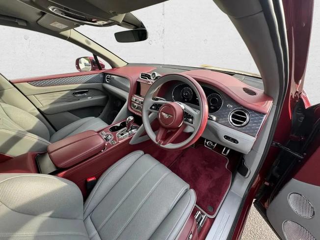 BENTLEY Bentayga Photo 9