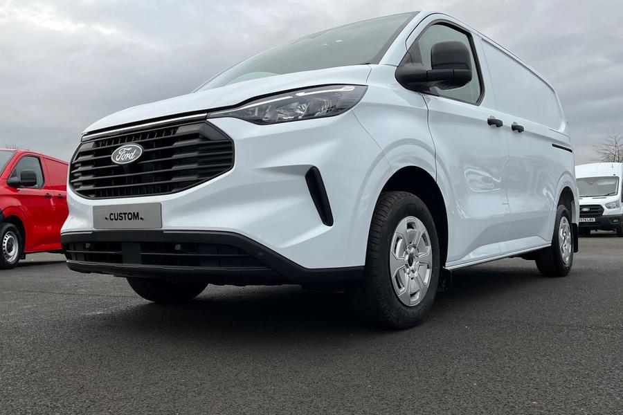 Ford TRANSIT CUSTOM Photo 3f3fea44-5f45-41f9-8358-001fbb0cbf6b.jpg