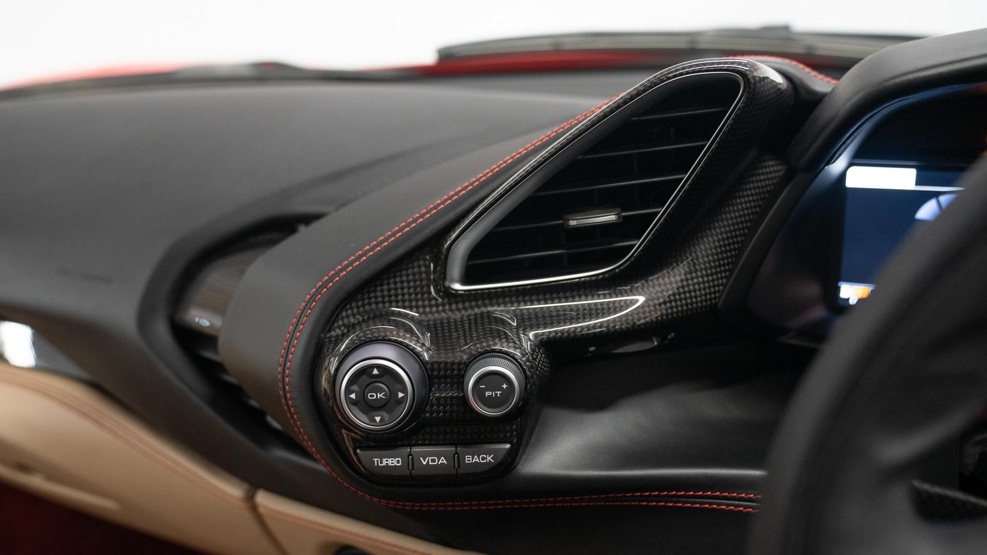 Ferrari 488 Photo 3f41f8e2-9a28-436e-b704-24f8b5bd1341.jpg