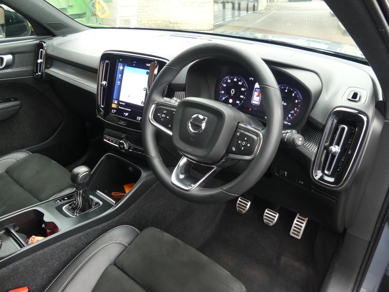 Volvo XC40 Photo 3f61ae3e-1c73-48e3-a77b-0009149633de.jpg