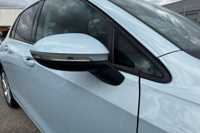 Volkswagen Golf Photo 21