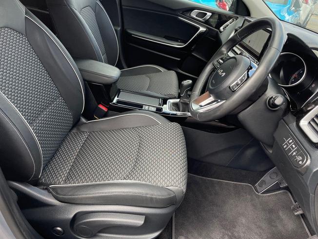KIA Ceed Photo 28