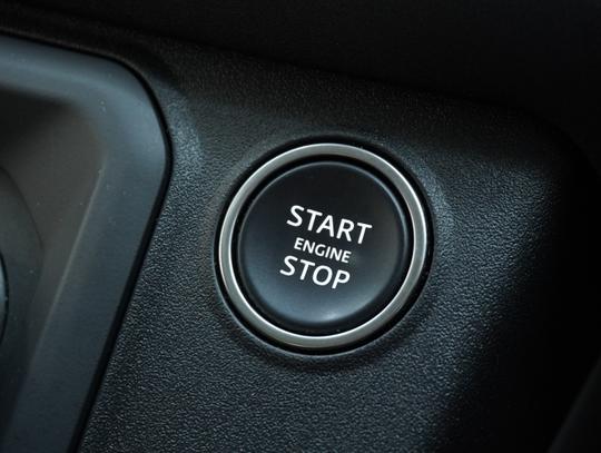 Land Rover Defender 90 Photo 3f6a8edb-c593-49f4-afca-05ee0b600a91.jpg