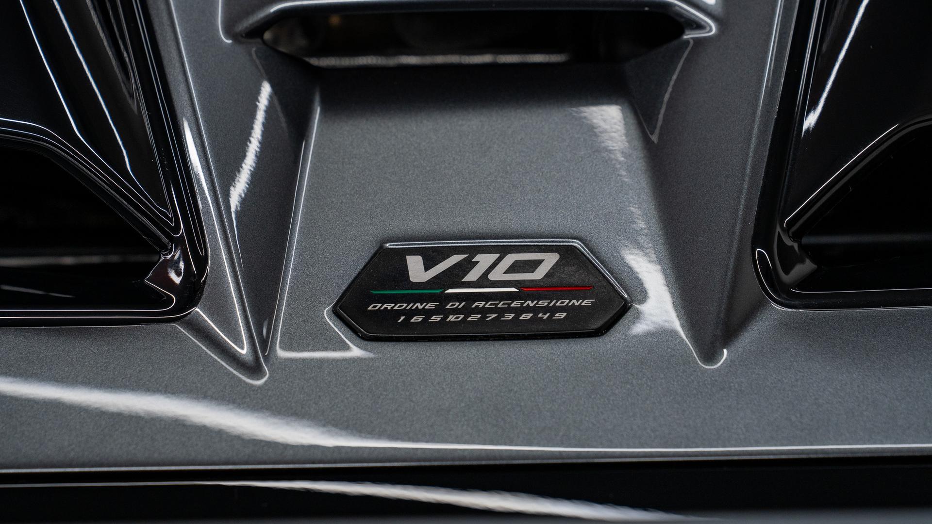 LAMBORGHINI Huracan Photo 3f7675d6-5cf6-4e54-b71e-37b9b5f938a0.jpg