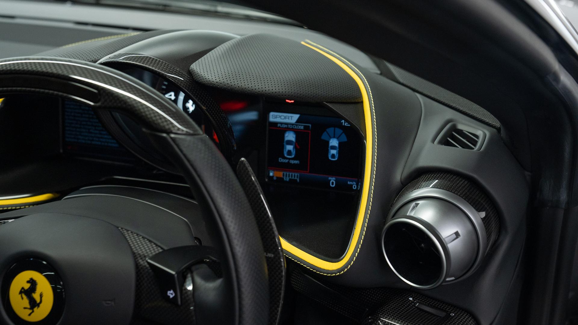Ferrari 812 Photo 3f9d90e0-4da7-4e42-9d69-878676dcec1b.jpg