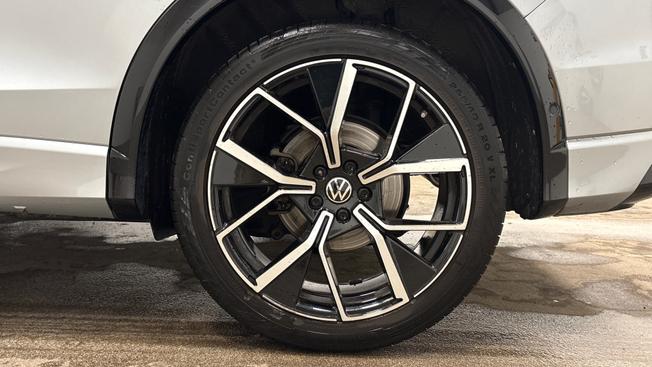 VOLKSWAGEN Tiguan Photo 5