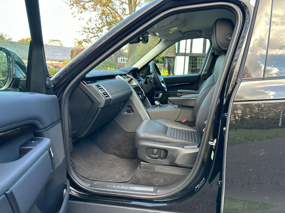 Used Land Rover Discovery YC24LPU 34