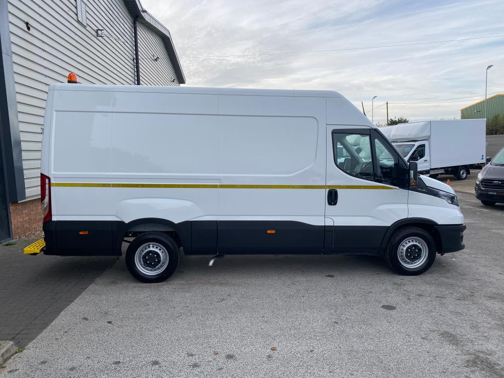 Iveco Daily 35S14 Photo 3fbed9f0-72da-4fa3-8420-cde095703ea1.jpg