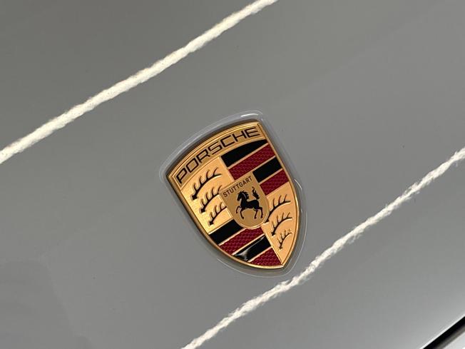 PORSCHE 911 Photo 37