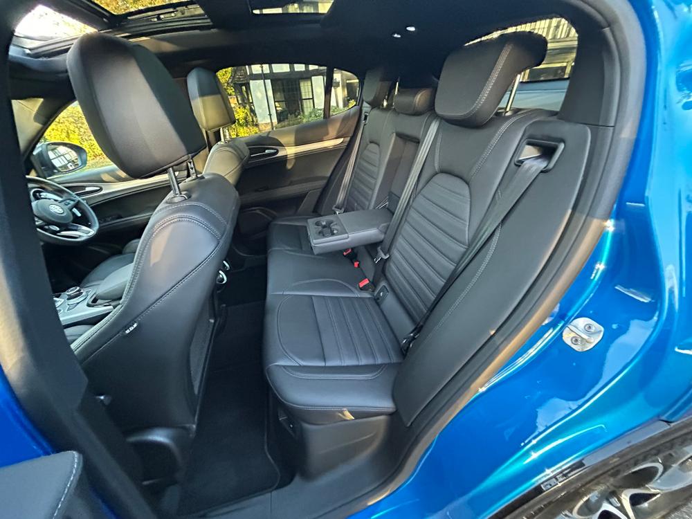 Used Alfa Romeo Stelvio EU74RFX 28