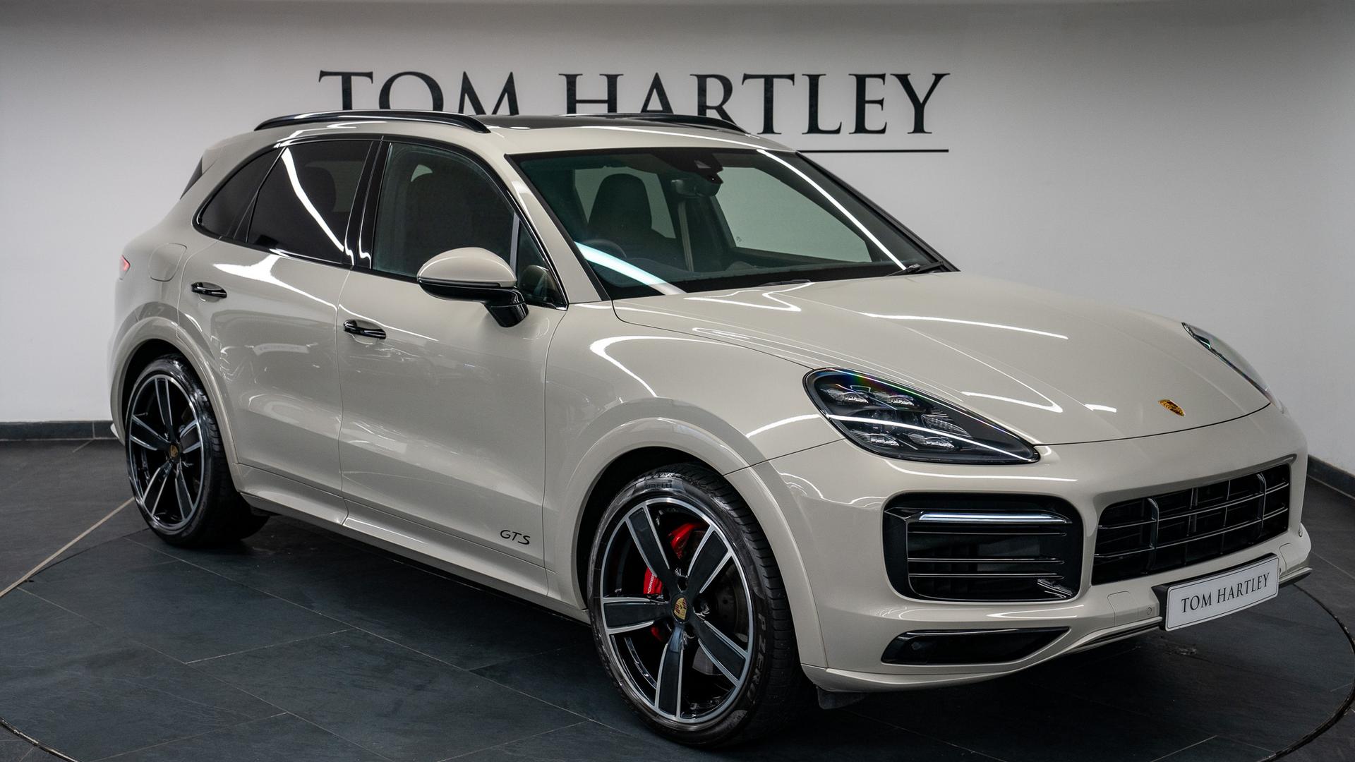 Porsche Cayenne Photo 3fdafd8f-ce73-496a-8158-007b46a20f00.jpg