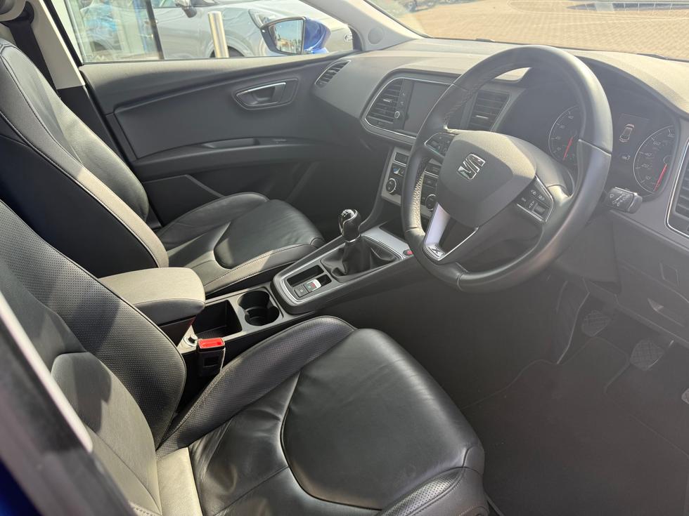 SEAT Leon Photo 3fe0dd2b-7ed5-4ebe-a383-a9282032cd9f.jpeg