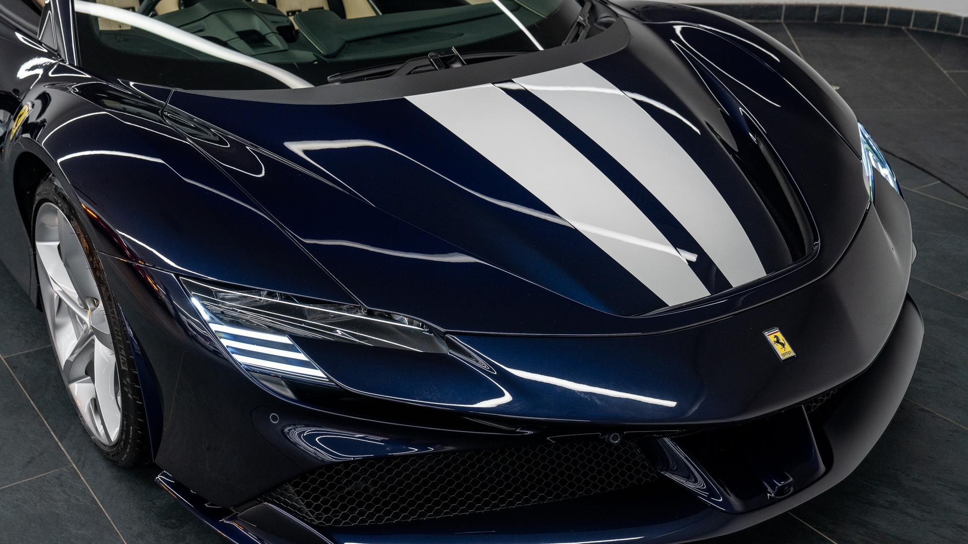Ferrari SF90 Photo 3fe1e0e5-a214-46e0-94e0-e830b7f4616e.jpg