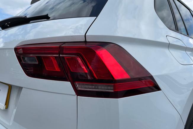 VOLKSWAGEN Tiguan Photo 19