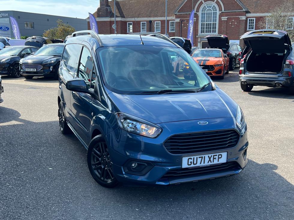 Ford Transit Courier Photo 4012ef8b-1fe0-48b1-8224-7e08a22d32f3.jpeg