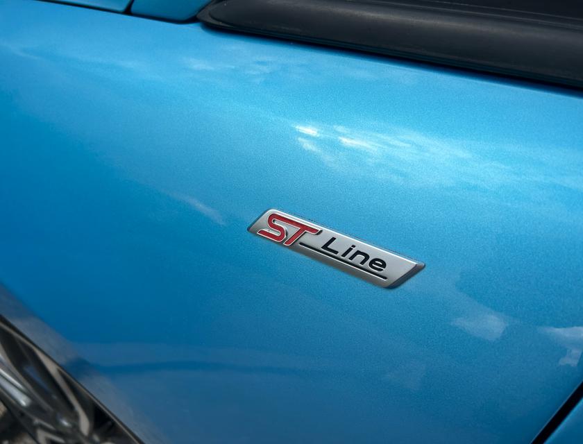 Ford Fiesta Photo 402109bb-bf0b-44b2-9151-e34fd1aa6bb6.jpg