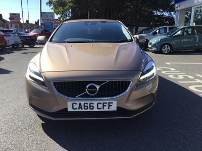 Volvo V40 Photo 3
