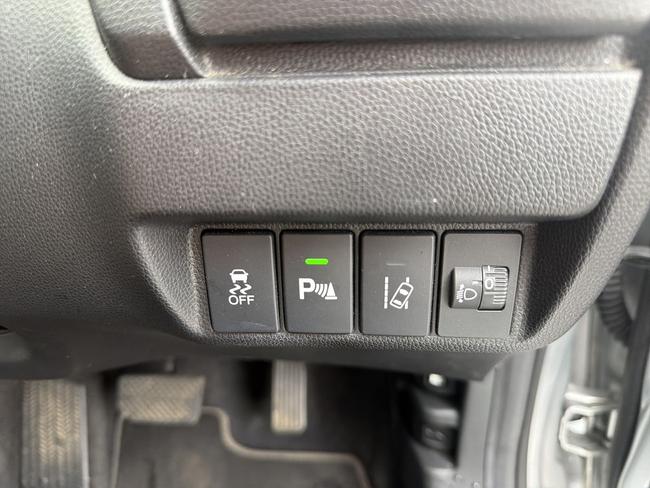 Honda Jazz Photo 404ff29e-dff3-47bb-8c70-4217a85275c1.jpg