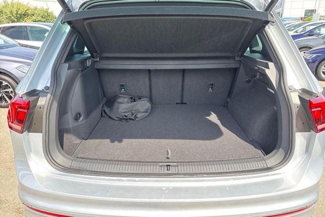 VOLKSWAGEN Tiguan Photo 9