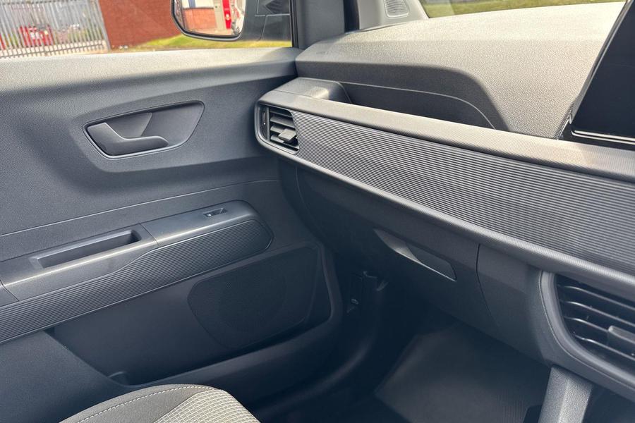 Ford TRANSIT COURIER Photo 406a3df9-382e-48e1-878b-a87347617e6d.jpg