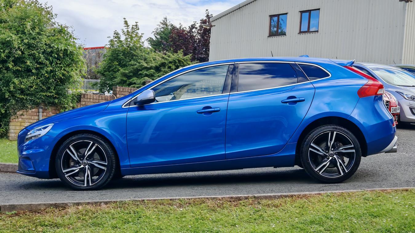 Used Volvo V40 RX66YXR 6