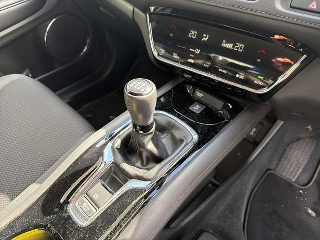 Honda HR-V Photo 4071ea6e-9c80-4f11-adc9-a0073d0f15a5.jpg