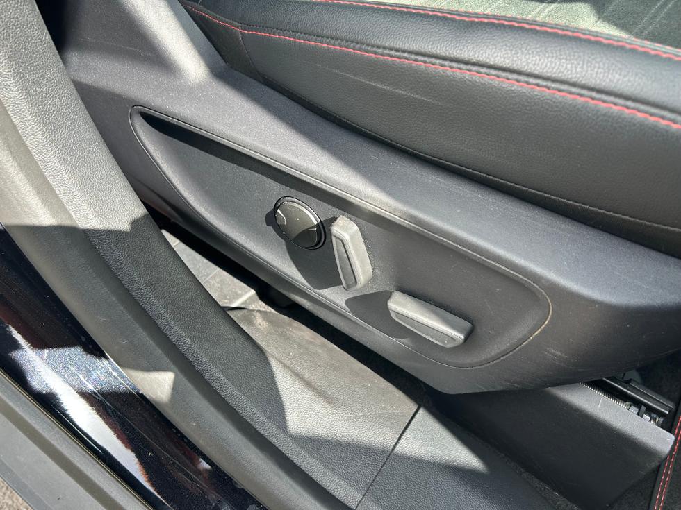 Ford Kuga Photo 407eb438-0ac4-4fe0-975a-507efbd9fb74.jpeg