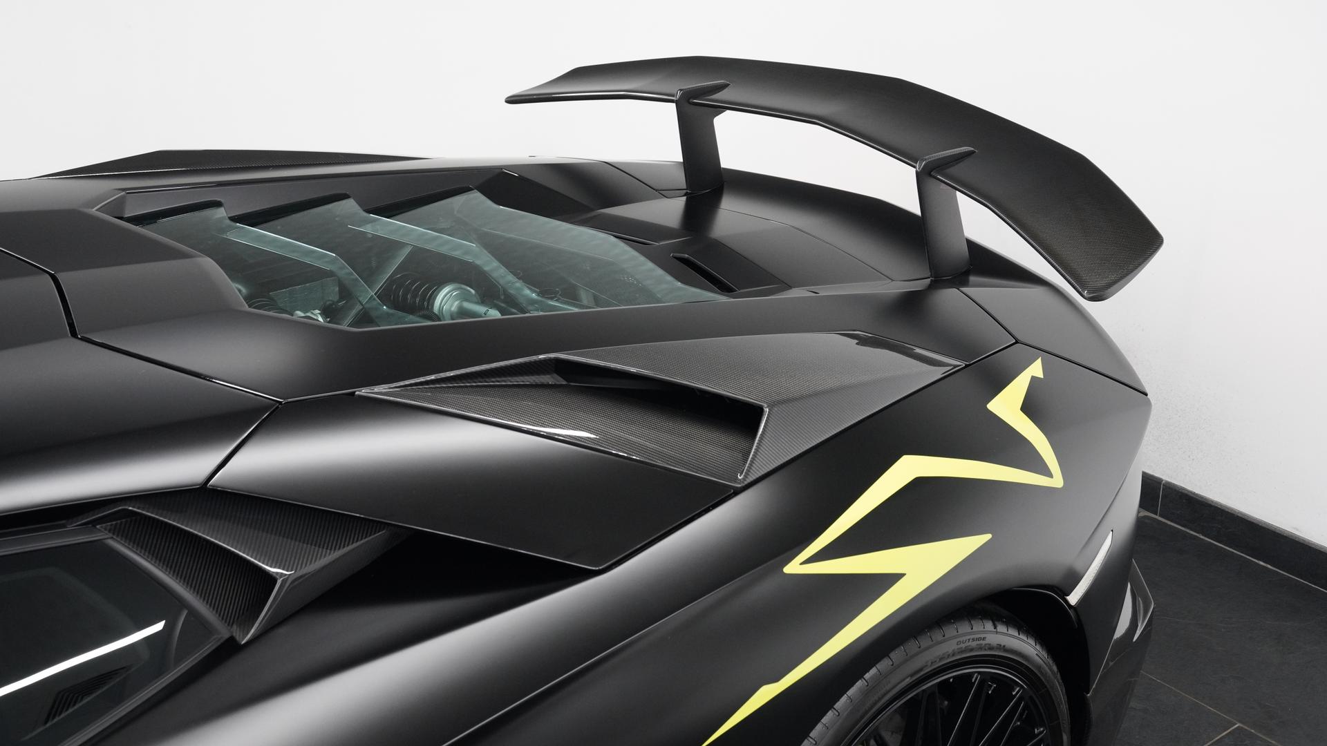 LAMBORGHINI Aventador Photo 4087d156-bfe6-4c29-91d9-87a6c1b4b643.jpg