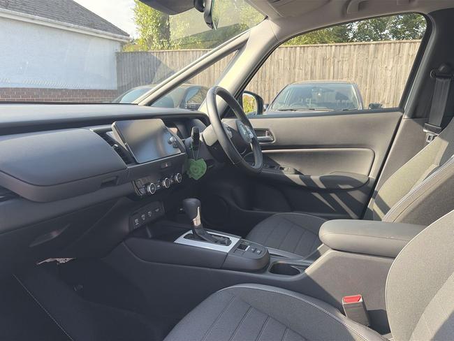 Honda Jazz Photo 40941216-7992-4664-847b-3fa25feaafe2.jpg