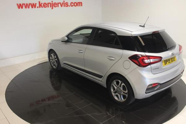 Hyundai i20 1.2 Premium Nav Hatchback 5dr Petrol Manual Euro 6 (s/s) (84 ps) Photo 4
