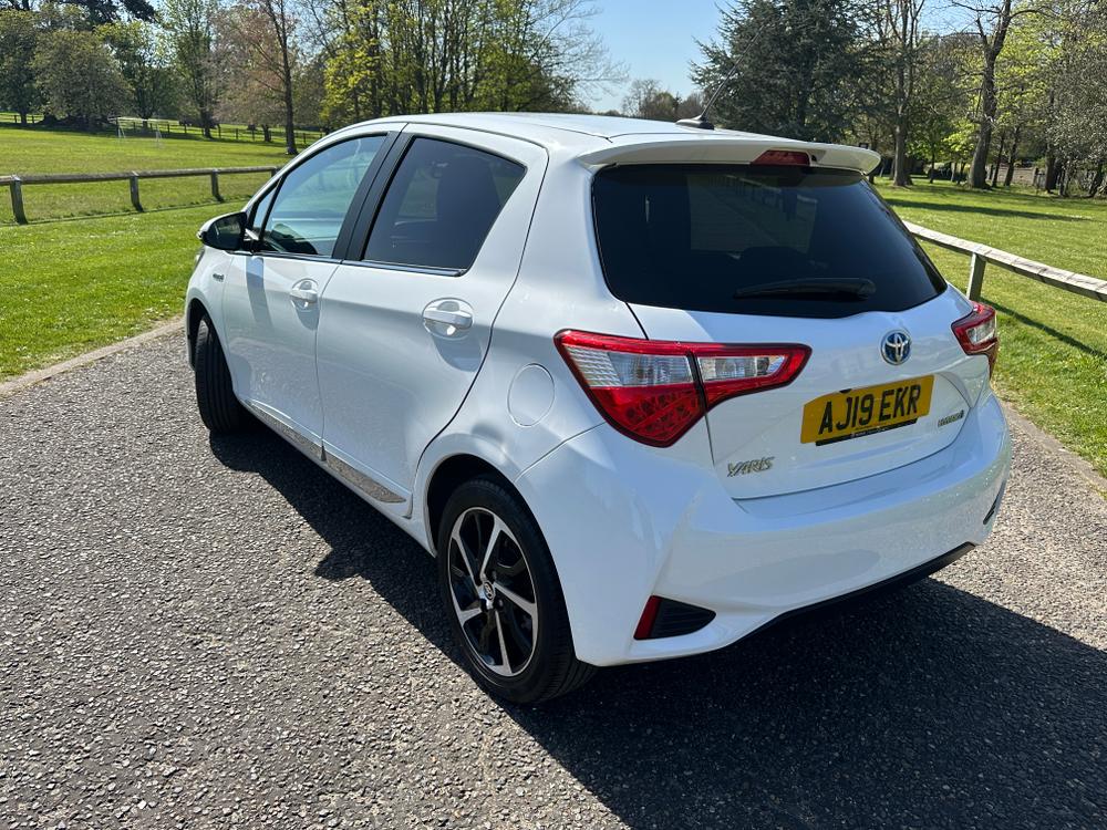 Used Toyota Yaris AJ19EKR 13