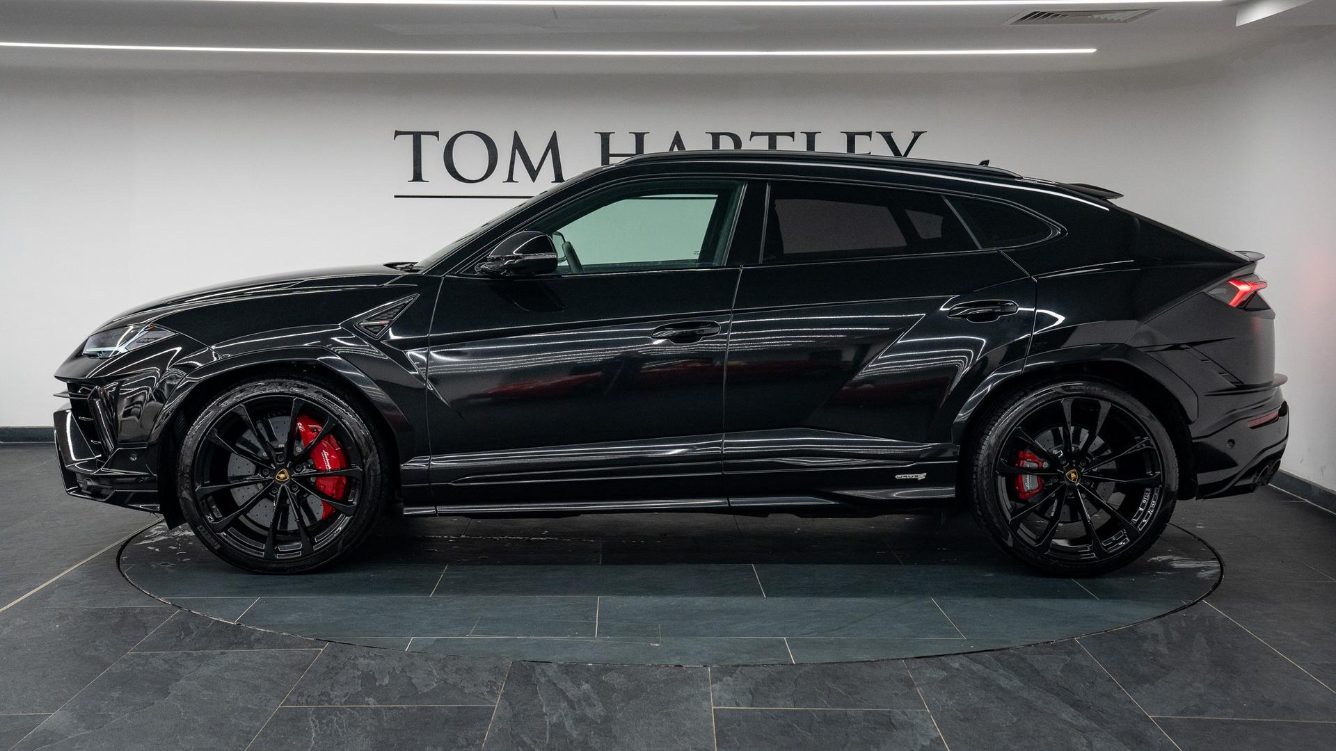LAMBORGHINI Urus Photo 40b4eba1-ae80-4671-8d03-32b59b735a6f.jpg