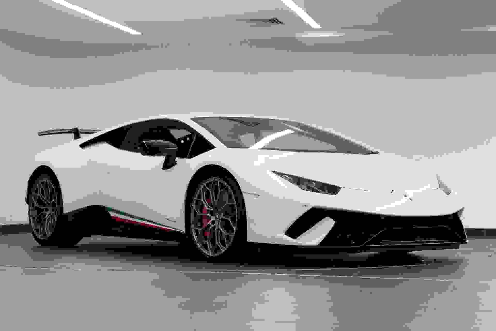 Lamborghini HURACAN Photo 40ca8182-b53f-4dcd-a99f-0aed9ce35605.jpg