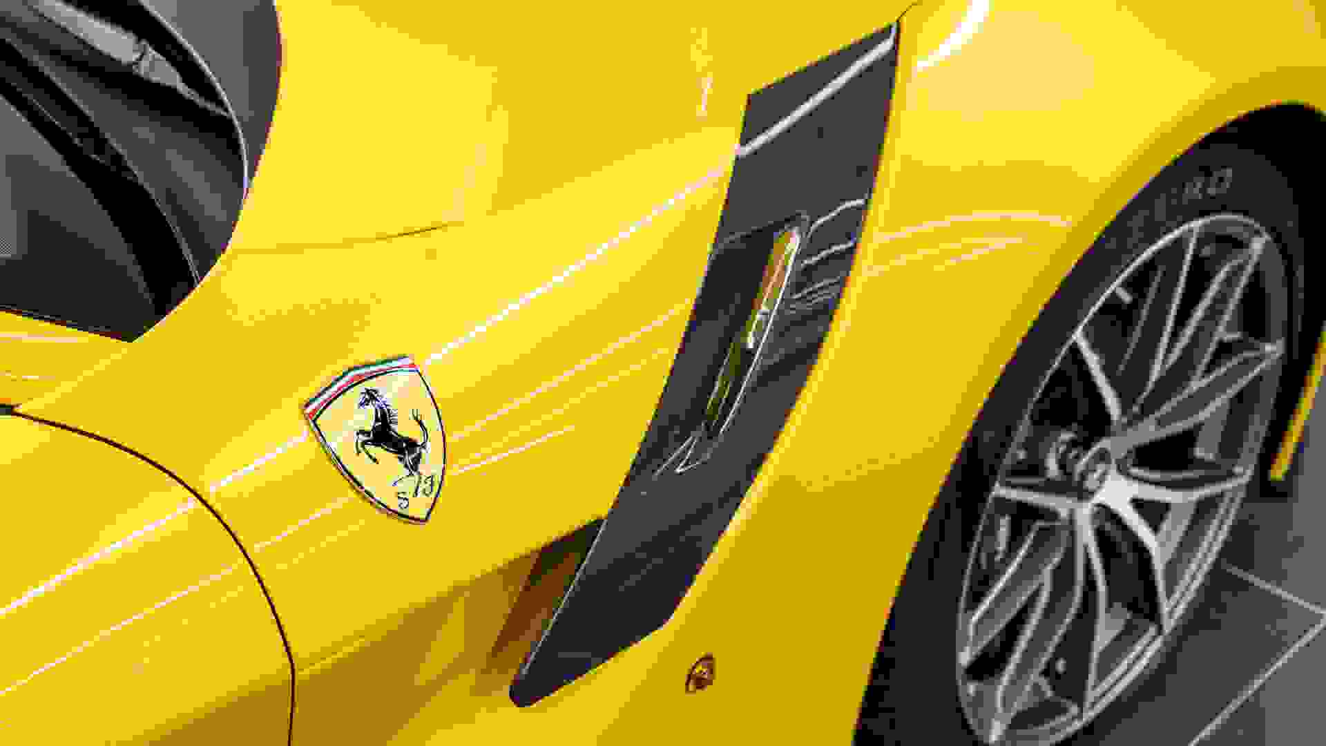 Ferrari F12 Photo 40e00cd2-8063-4f0a-9a79-d7e1dc9b94da.jpg
