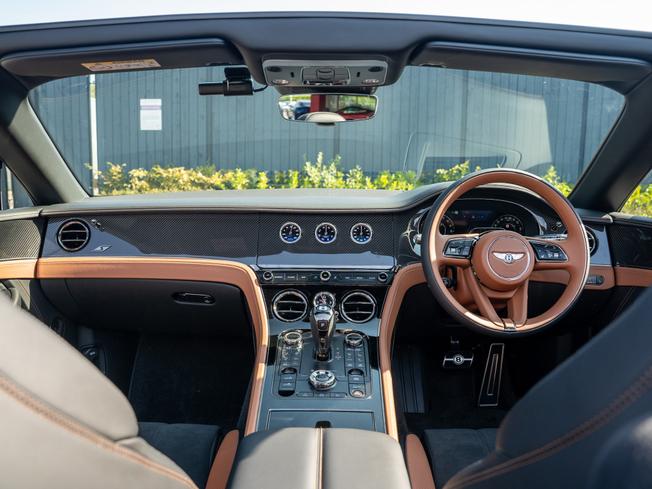 BENTLEY Continental GTC  Photo 4