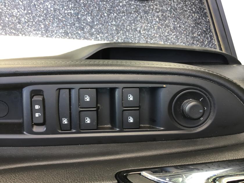 Vauxhall Mokka X Photo 410a5d77-eca3-42a3-9225-1bf74048c29b.jpg