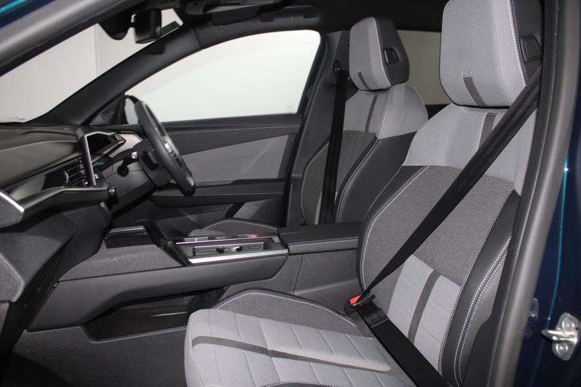 Vauxhall Grandland Photo 410aa5fe-35b5-4c86-b4cc-27f2bbebdd09.jpg