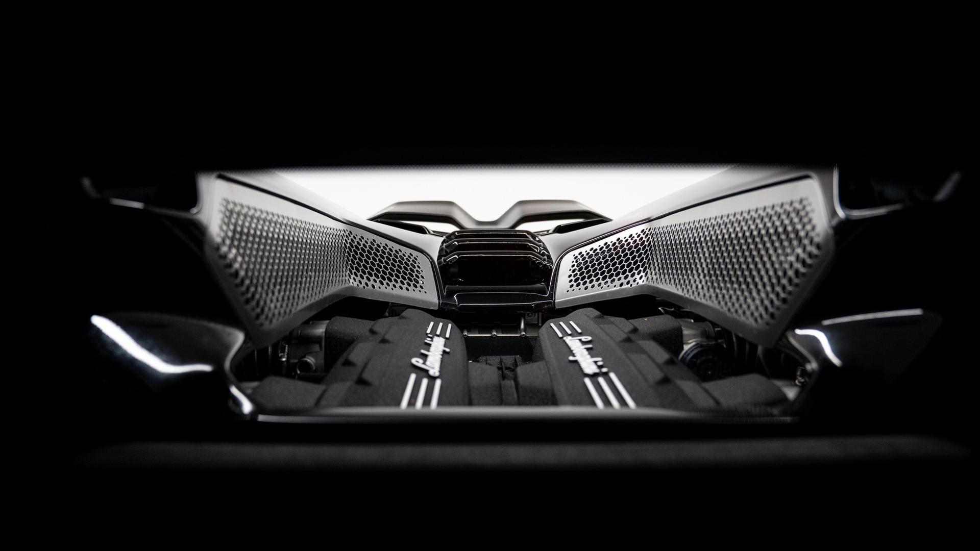 LAMBORGHINI Revuelto Photo 410c373c-b33f-4b48-b79e-7ca3604fa688.jpg