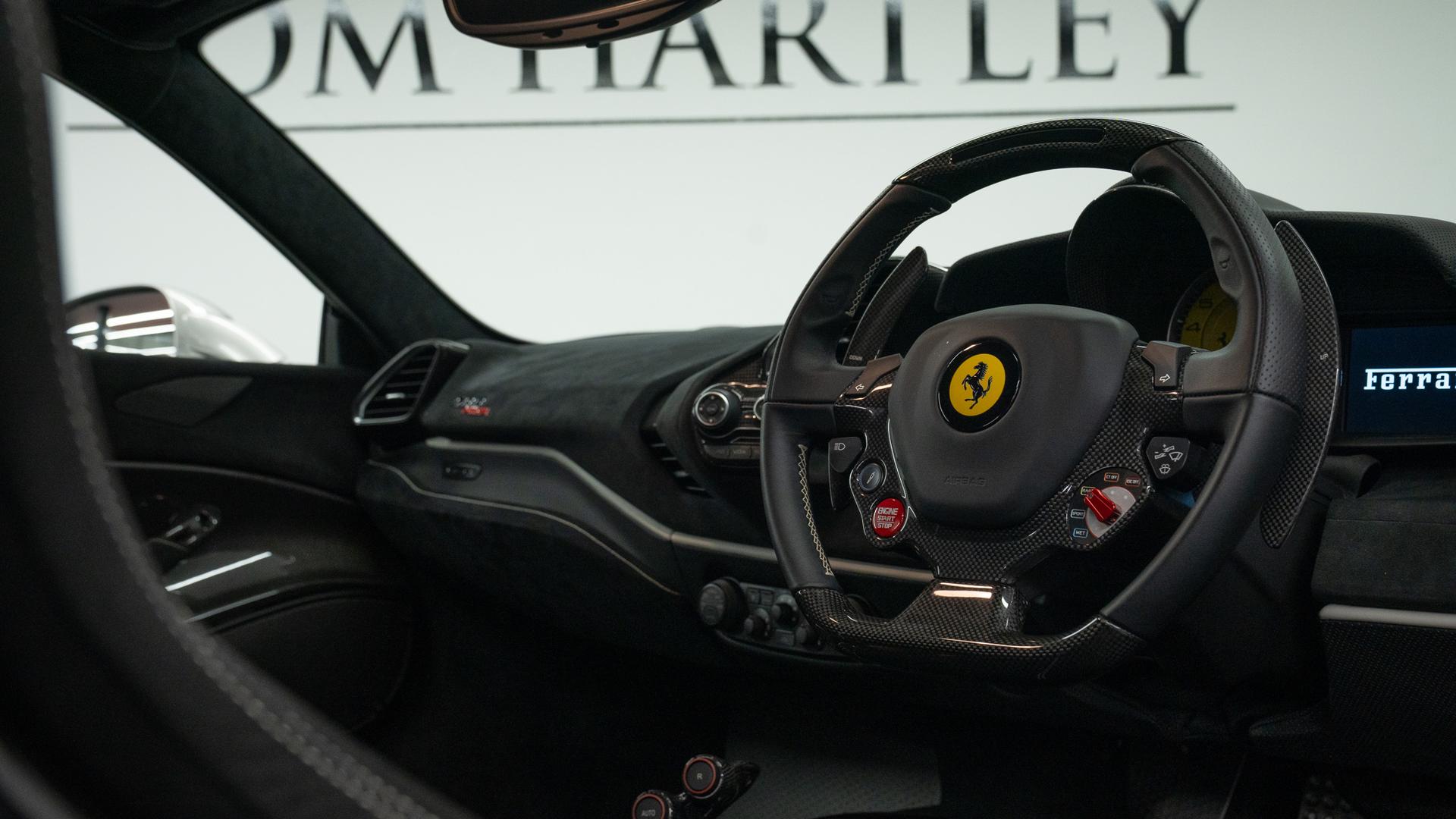 Ferrari 488 Photo 4116f263-2df7-4503-9201-ef2686cec689.jpg