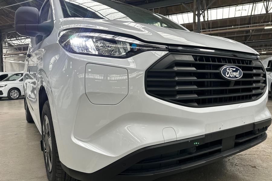 Ford TRANSIT CUSTOM Photo 411f0c93-448e-4c4e-ba55-f6d9e4d0a4aa.jpg