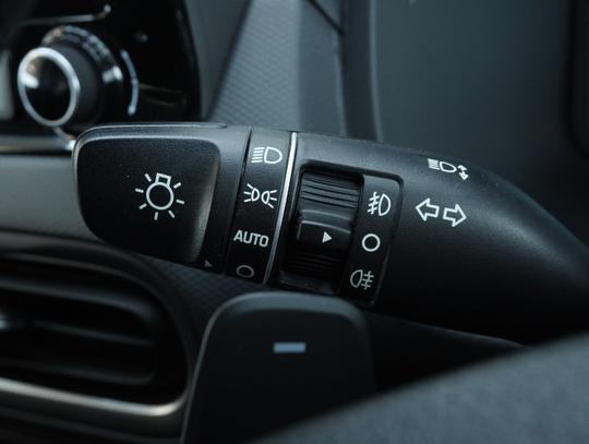 Hyundai KONA Photo 412954a3-2bab-48d4-8a52-04a8b75546b3.jpg