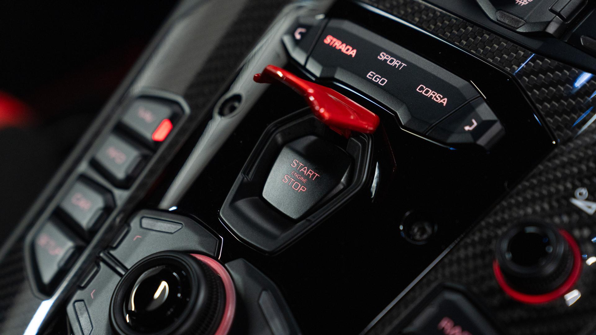 LAMBORGHINI Aventador Photo 412a7ec7-43f8-41be-a636-b1fa2bf9b4d6.jpg