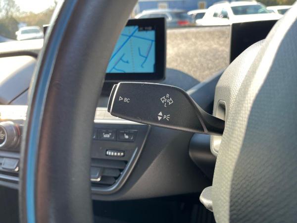 BMW i3 Photo 412b4922-dbfe-4527-8827-11352adc171b.jpg