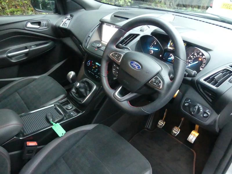 Ford Kuga Photo 41306bf5-a625-4361-a559-1ae6041e86fc.jpg