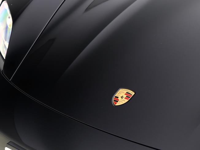 PORSCHE Taycan Photo 14