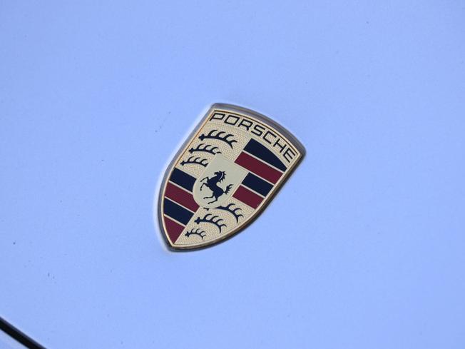 PORSCHE 911 Photo 11