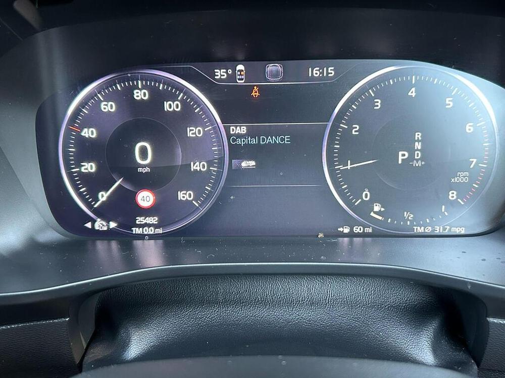 Used Volvo XC40 HN22CJV 21
