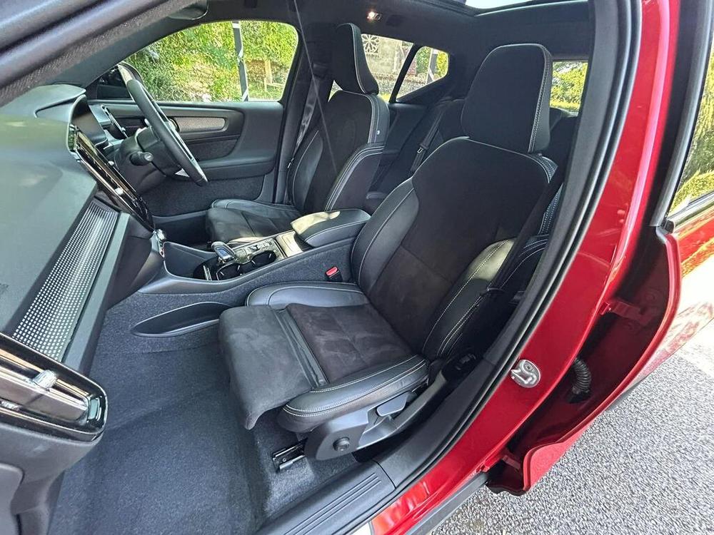 Used Volvo XC40 HN22CJV 24
