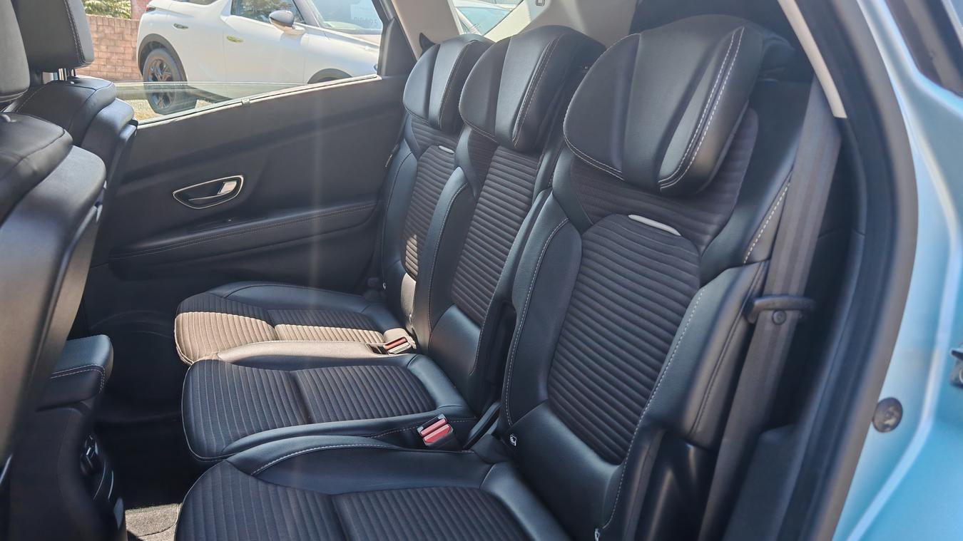 Used Renault Scenic WT66EHH 18