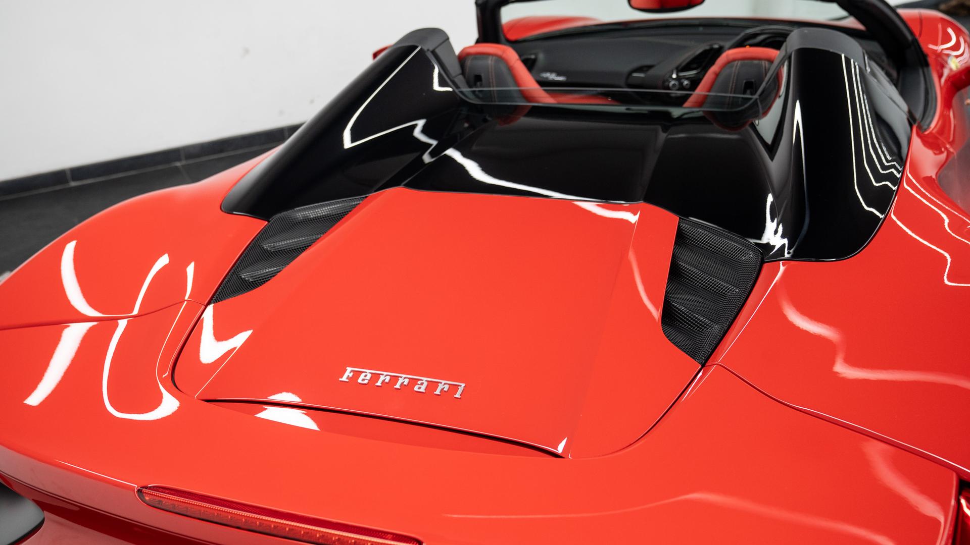 Ferrari 488 Photo 416adc1e-88b3-46c1-ba49-e05840751833.jpg